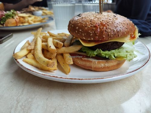  at La Parisienne in Bar