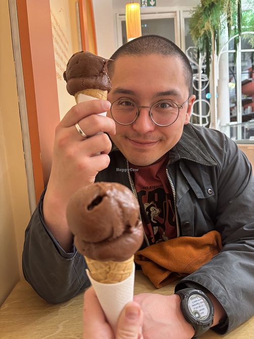   at Bältis Artisan Glacier in Paris