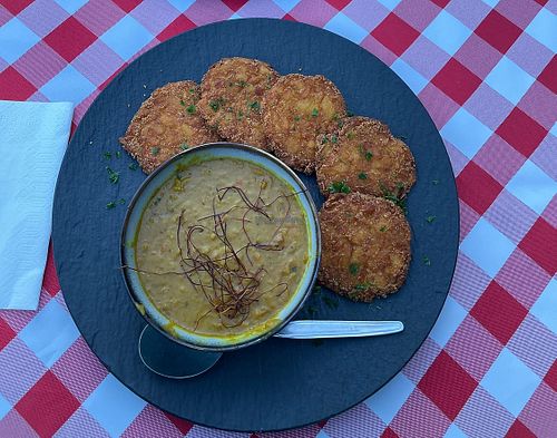 Veganes Linsen Chili mit Kartoffelpuffer  at Hotel Landgasthof Pröll in Eichstaett