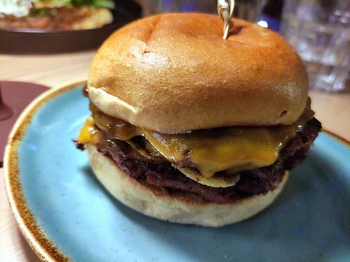 Smashed burger at Bloomy Rive Gauche in Toulouse