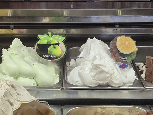 Apple, lemon at Crema Gelato in Dinkelsbuehl