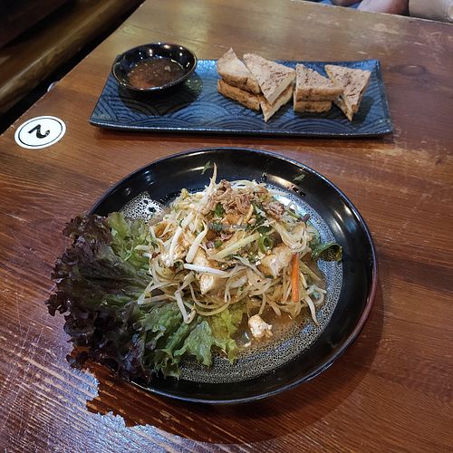 Papaya salad (13) and tood tofu (5) at Thai-Viet Street Food Imbiss in Cologne