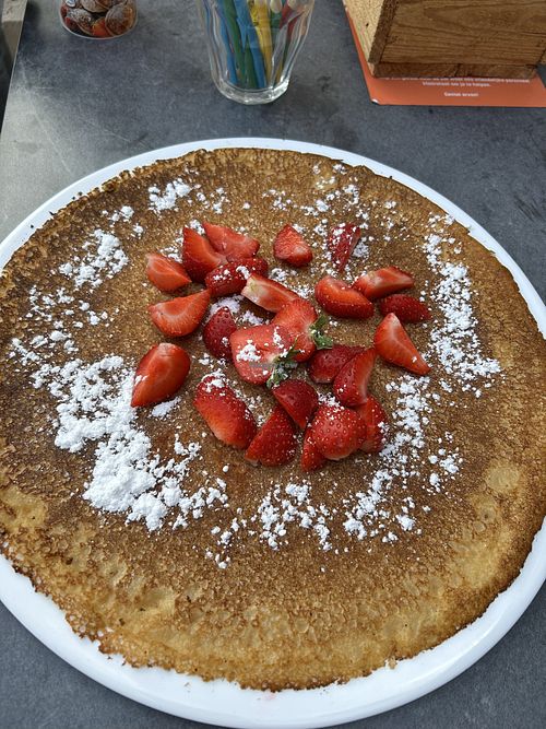 Vegan strawberry pancake   at Van het Wad in De Cocksdorp