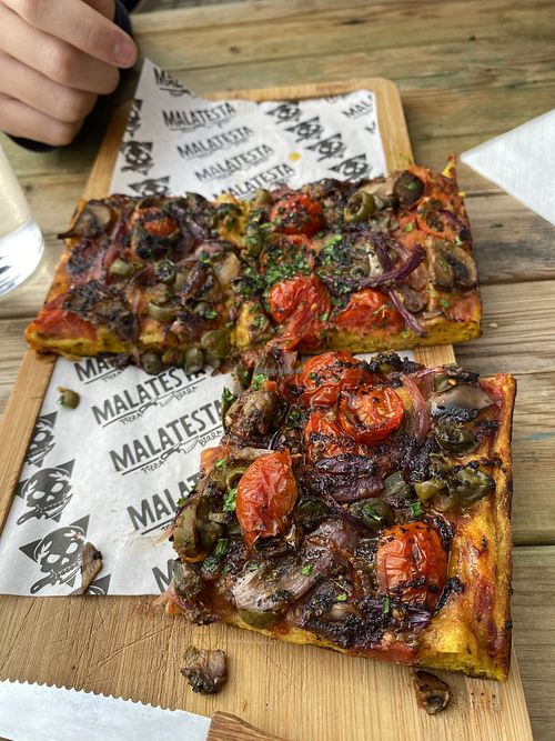 1,5 vegan pizza slices  at Malatesta PGK in Pamplona