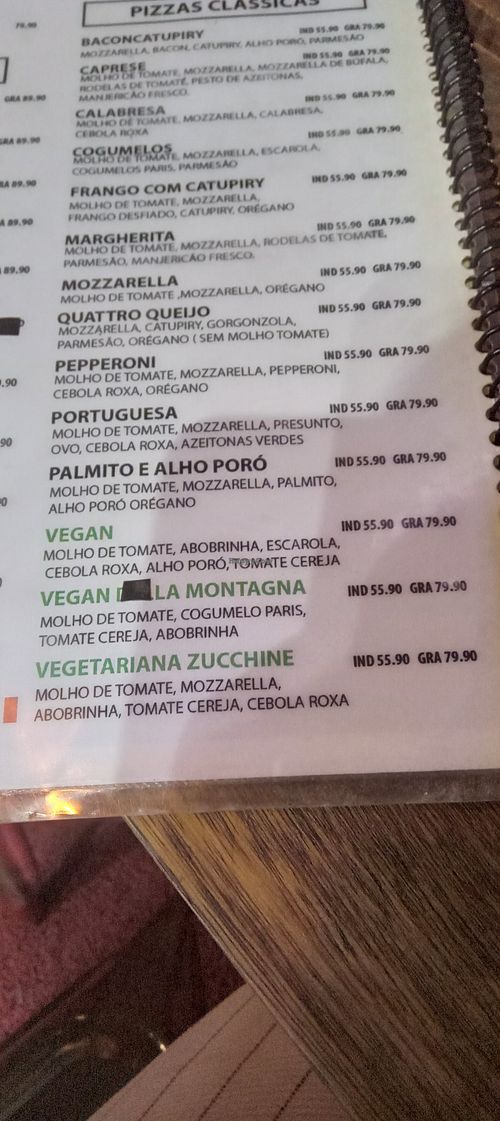 Cardápio com as 3 opções de pizza veganas muito bem sinalizadas [foto de julho/2025] at Bros Pizzaria in Rio De Janeiro