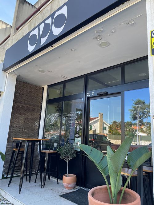 Outside at OVO Coffee in Corroios