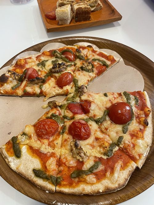 Pesto pizza  at Mayse Pizzeria in Kowloon