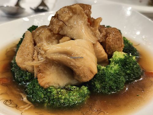 enchanted forest (monkey head mushroom with broccoli) at Whole Earth 环界蔬食 in Central Singapore