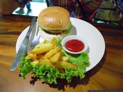 burger  at Coriander in Phnom Penh