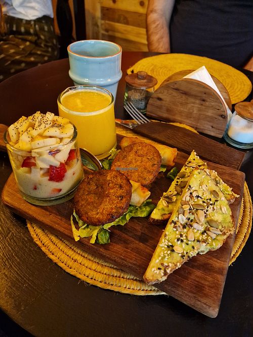 Vegan breakfast at Retro Corner in Essaouira