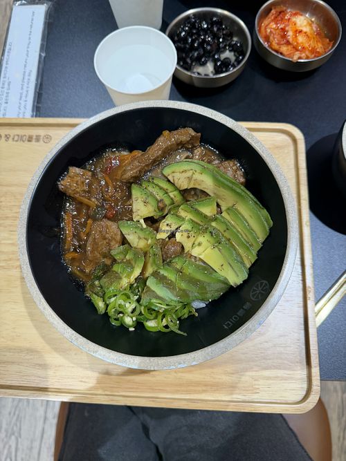 The kimchi is not vegan. That was for my mom.   at Dodeulda Apgujeong Main Branch - 뜸들이다 압구정본점 in Seoul