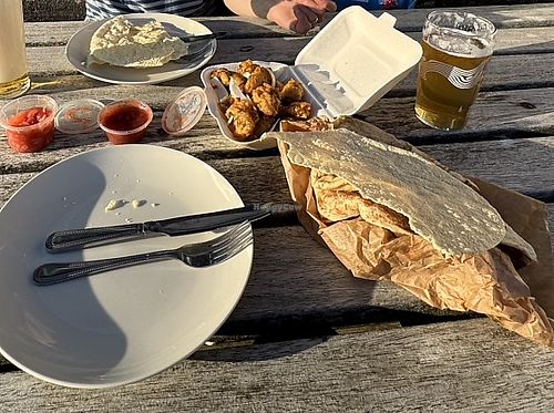 Poppadums, red onions, veg pakora from the set menuu  at Koh I Noor  in Largs