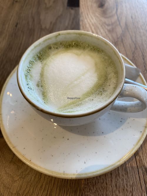 Matchachino mit Hafermilch  at oni & lu in Villingen-schwenningen