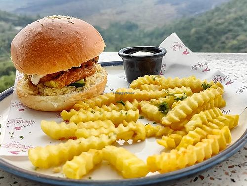 Vegan Buddha Burger  at Paperhills in Kintamani