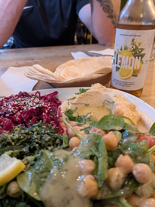 Vorspeisenteller: choose 4 entrees and get a meal out of it at Habeez - Werden in Essen