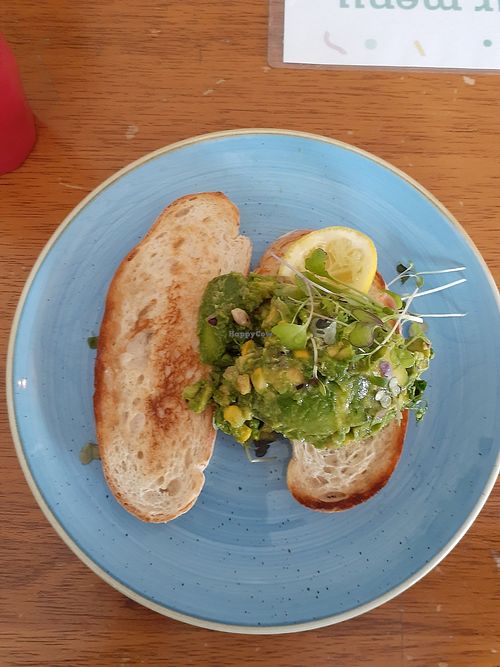 Smashed advocado. It's very tasty 💕 at The Velo Project in Sunshine Coast