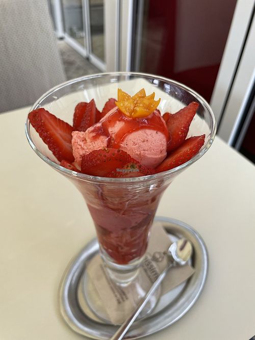 Strawberry sundae   at Buonissimo in Hoexter