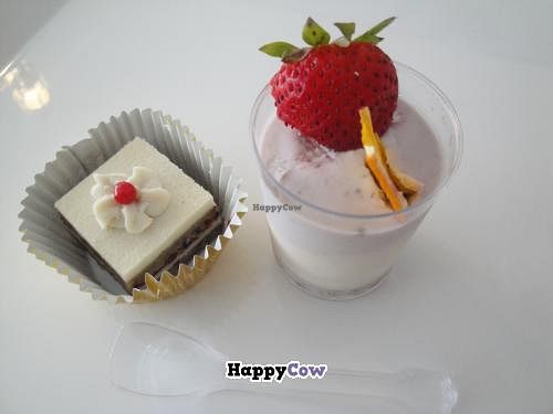 Dessert at Frunatic in Central Singapore