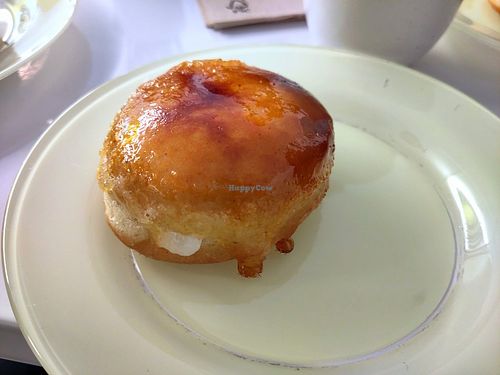 Catalan cream donut at Areca Bakery in Barcelona