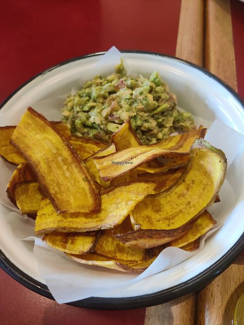 Plantain and guacamole at Picaña in El Masnou