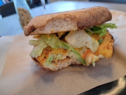 Vegan burger at Zeppelin Bistrot in Spoleto