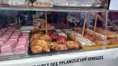pastries @ veganmania 2025 at Bäckerei Hartner in Grabern