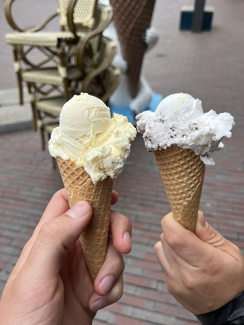 Vanille & Stracciatella  at Eiscafe Valentino in Emden