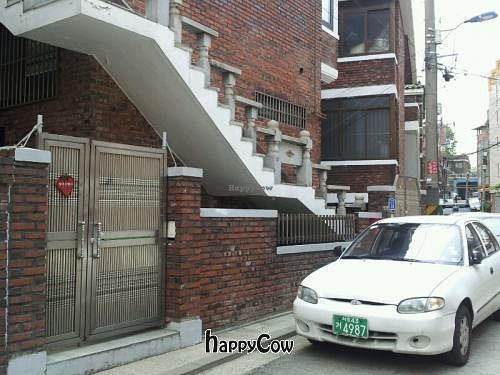 exterier at Sleeping Strawberry Guesthouse in Seoul