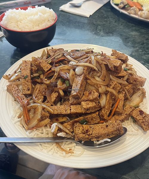 vegan tofu, with steamed rice  at Yi's Wok in Redmond