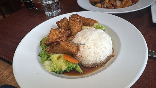 Fried Garlic Stir fry at Ida Thai in Ketchum