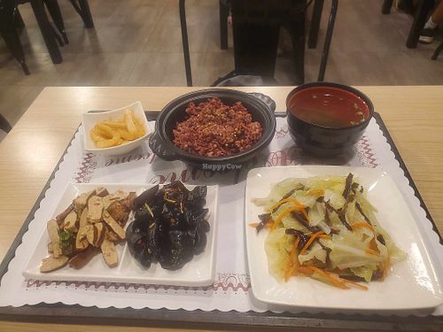 'Taiwanese bibimbap' I would call it haha at Lin's Vegetarian Food - 林家素食 in Tainan