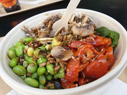Bowl with quinoa and vegetables at La Salade D'Eve in Chambery