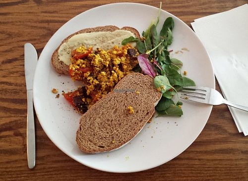 Scrambled tofu with fried tempeh - mind-blowing experience at DopHert in Amsterdam