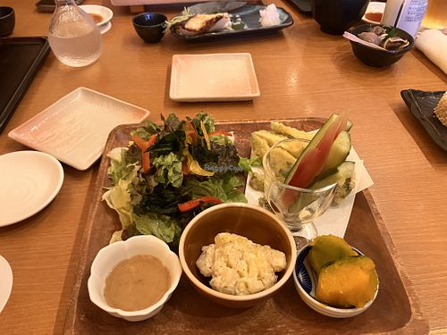 Vegetarian platter set comes with choice of udon or a roll    at Itamae Sushi in Tokyo