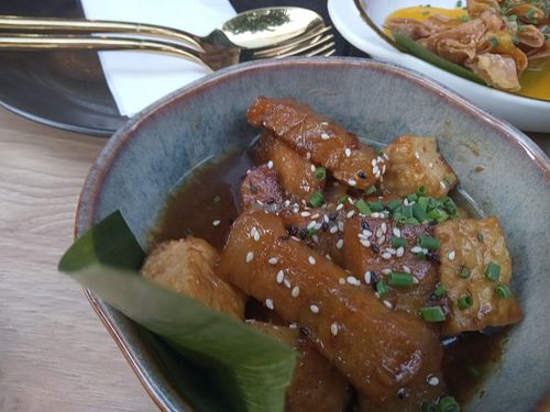 Sausje om je vingers bij af te likken at Sauvage in Munich