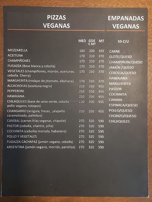 Pizza y empanadas veganas  at Cachafaz  in Metepec