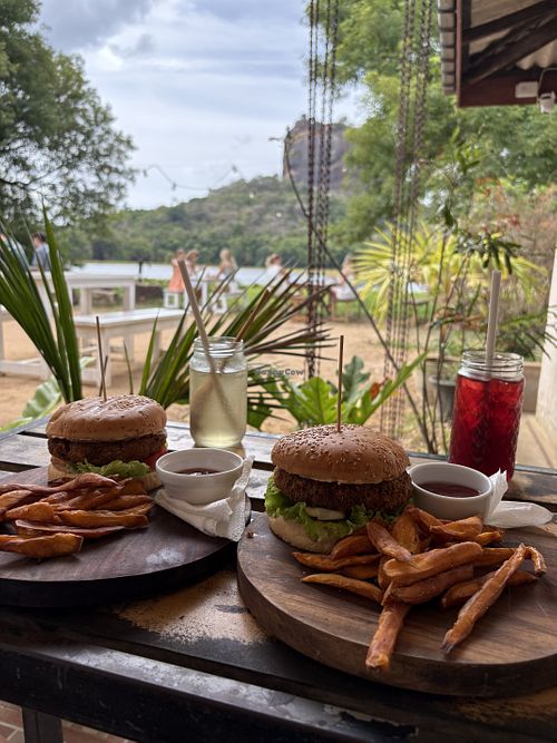 Burgers  at Soul Food  in Sigiriya
