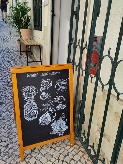 Wonderful little gem ✨ at Pequeno Café e Bistrô - Príncipe Real in Lisbon