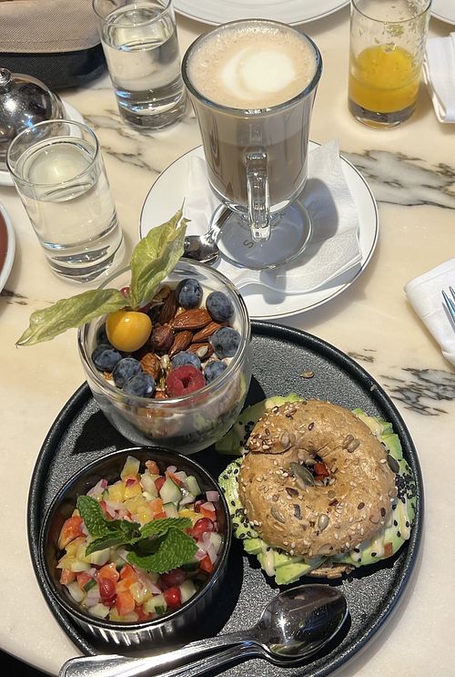 Vitales Trio mit Soja Joghurt + Chai Latte mit Soja Milch  at Cafe Sacher in Salzburg