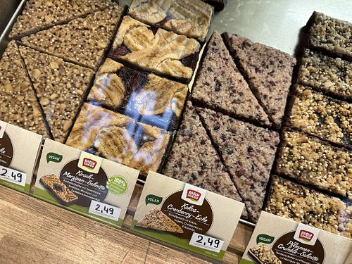 vegan bakery items  at Naturkost am Hohntor in Bad Neustadt An Der Saale