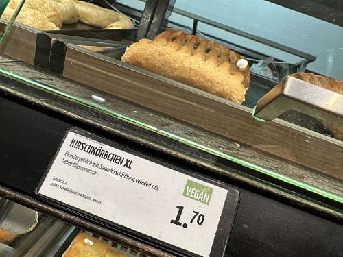 cherry danish  at backWERK in Erfurt