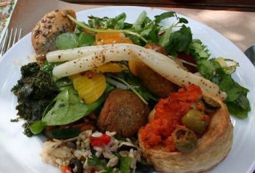 Vegan options at the buffet at Terra Restaurante Natural in Lisbon