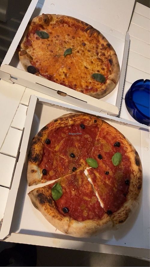 Pizza Marinara and Magherita  at Il Porticciolo in Manarola