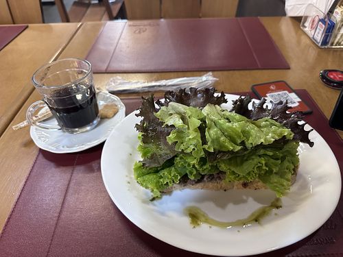 Tartine de berinjela e café filtrado  at A Quituteira in Itajuba