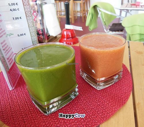 Red and Green smoothie at RohKostlich BistRoh in Speyer