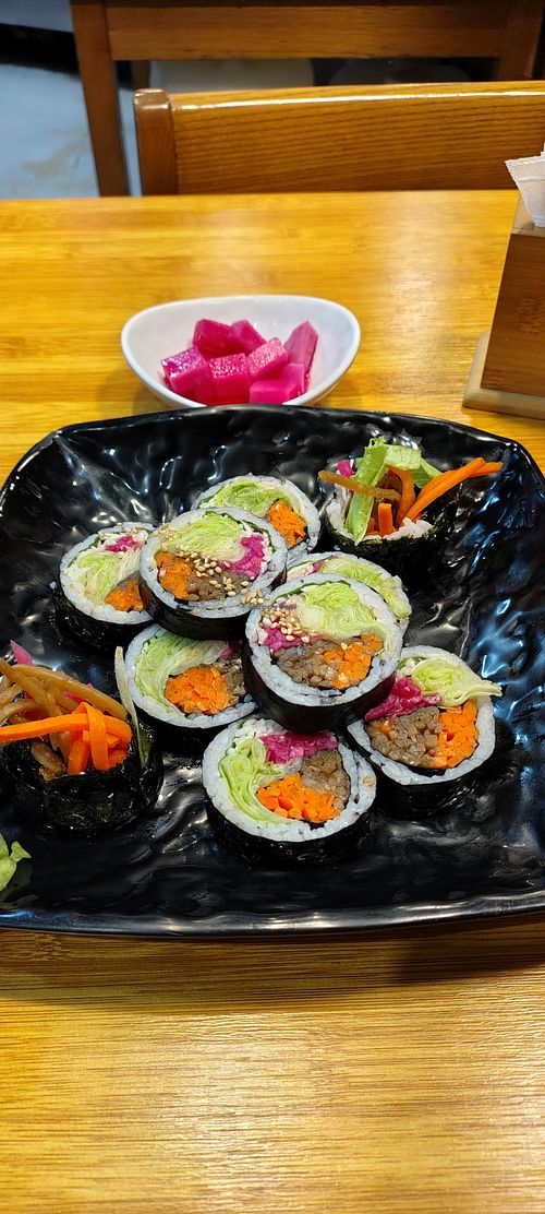 Vegan Kimbap at 반할김밥 Banhal Kimbab in Daegu