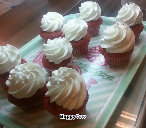 Red velvet mini cupcakes at Vegetart Cuina Vegana in Barcelona