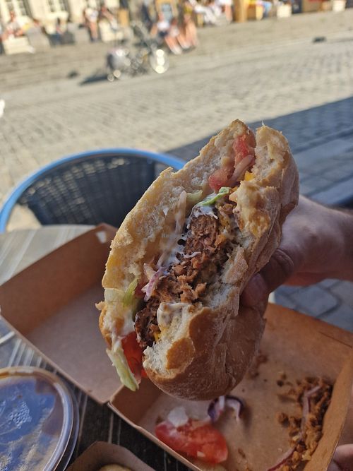Special quarter pounder at Pepas Vegan Frituur in Leuven
