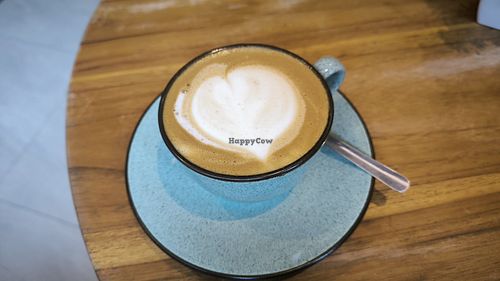 Coffe with oat milk at Pu'u Pau Hostel & Coffee Shop in 