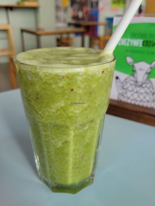 Green smoothie at Krowarzywa - Hoza in Warsaw